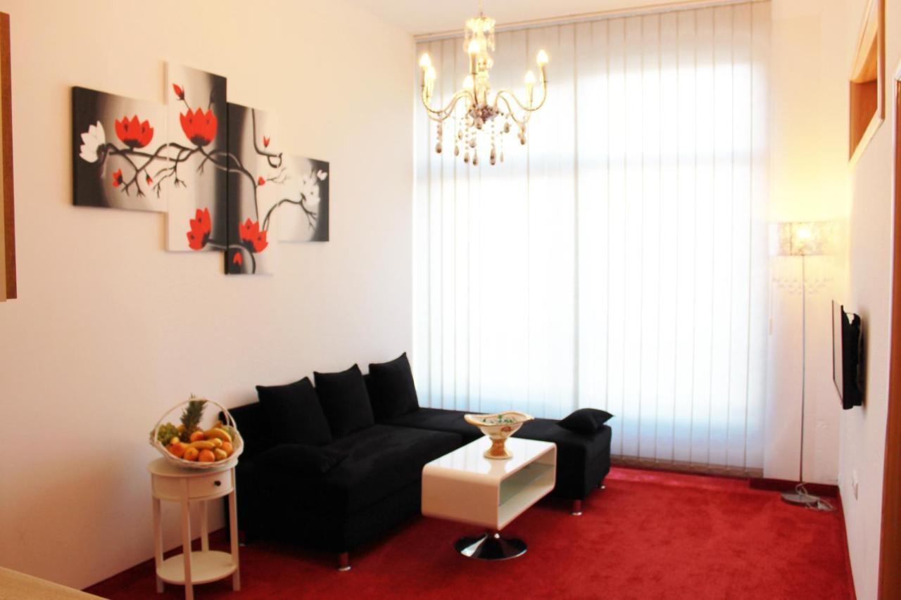 Hotel Villa Grande บูโกลโน ภายนอก รูปภาพ