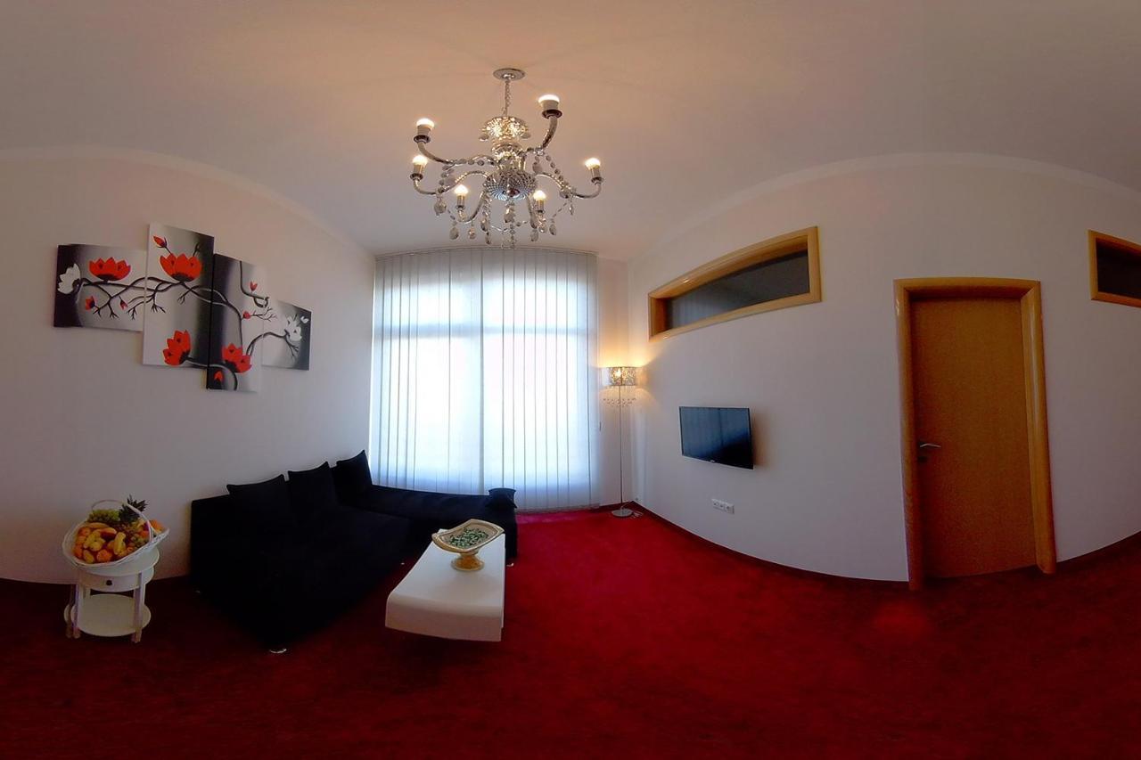 Hotel Villa Grande บูโกลโน ภายนอก รูปภาพ
