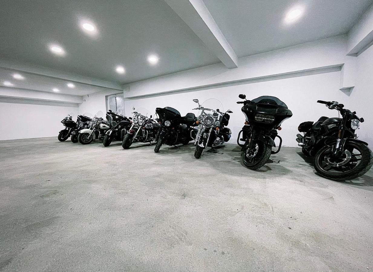 Hotel Villa Grande บูโกลโน ภายนอก รูปภาพ