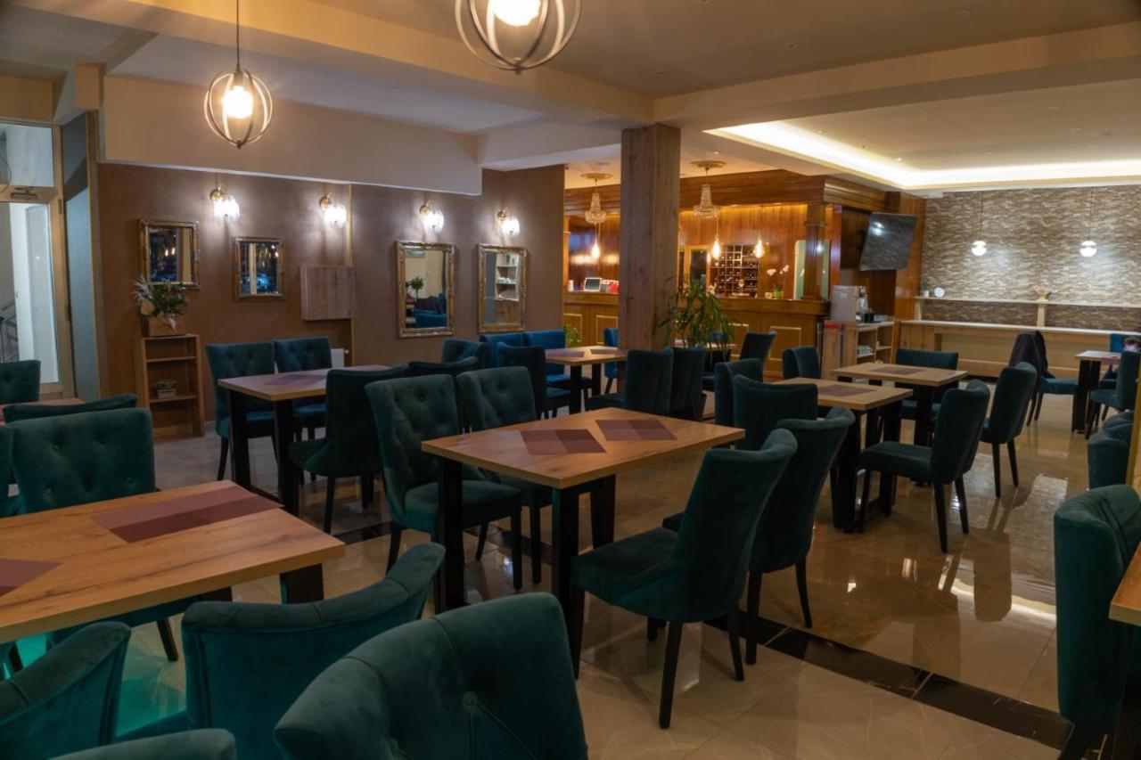 Hotel Villa Grande บูโกลโน ภายนอก รูปภาพ