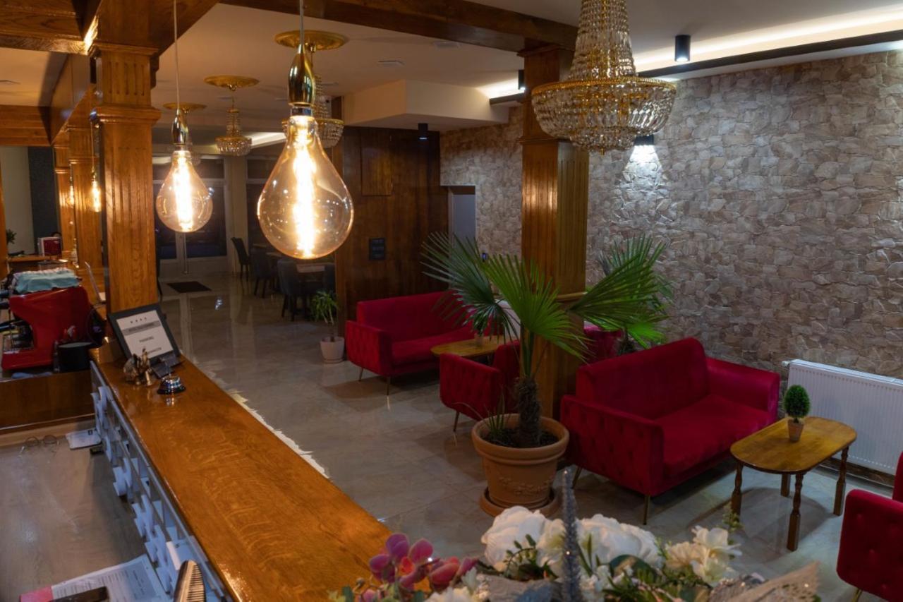 Hotel Villa Grande บูโกลโน ภายนอก รูปภาพ