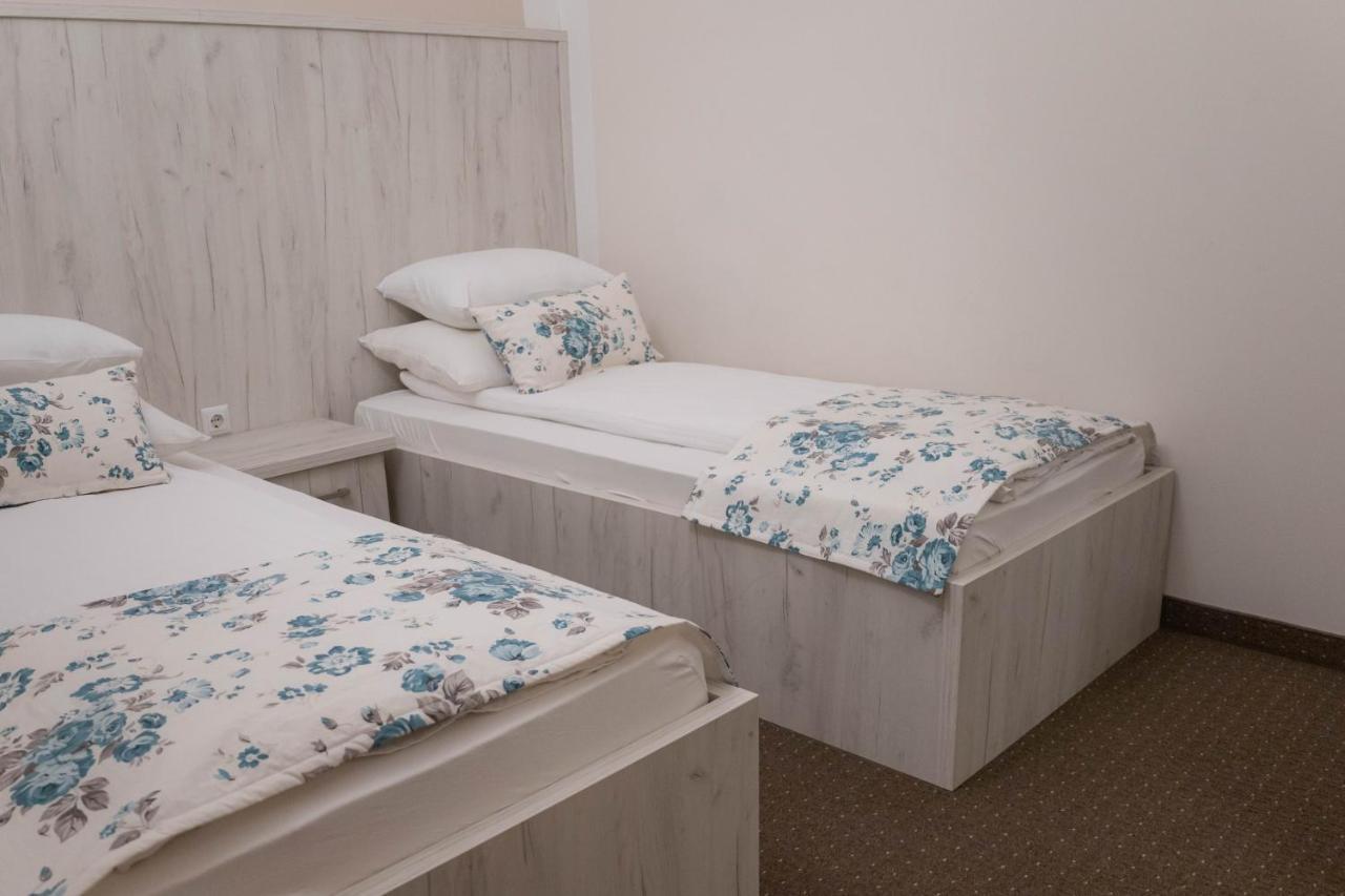 Hotel Villa Grande บูโกลโน ภายนอก รูปภาพ