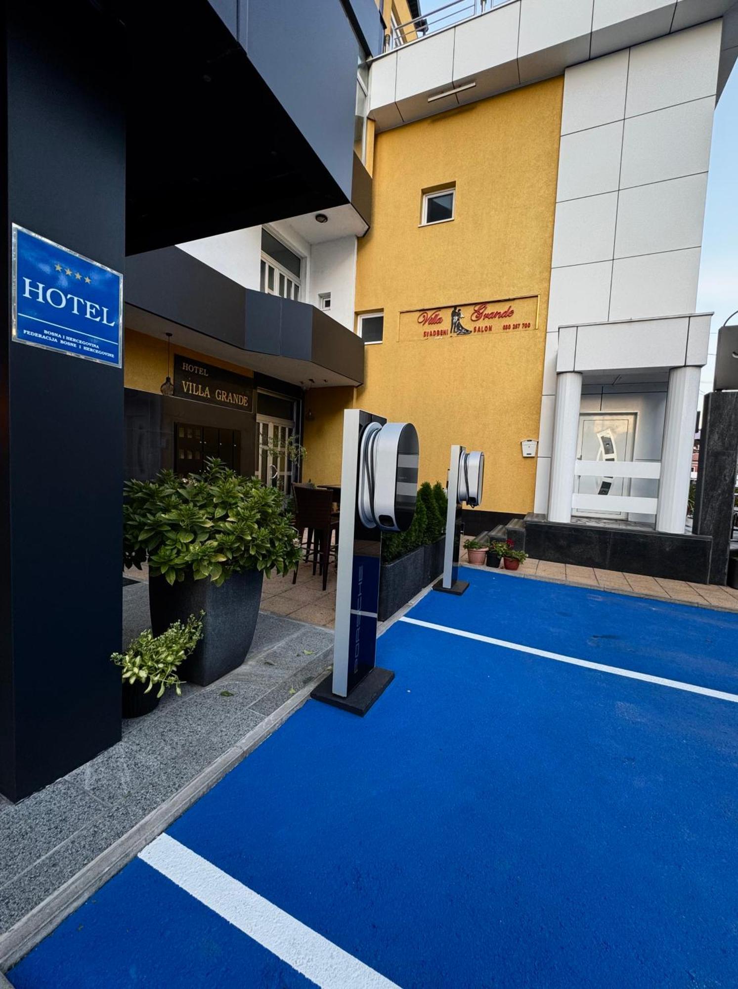 Hotel Villa Grande บูโกลโน ภายนอก รูปภาพ
